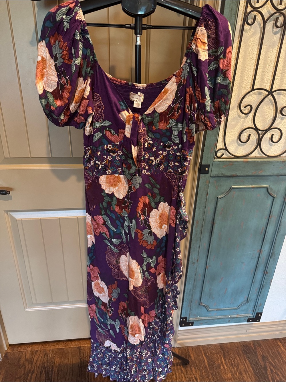 Sleeveless Puff-Sleeve Floral Maxi Dress in Purple